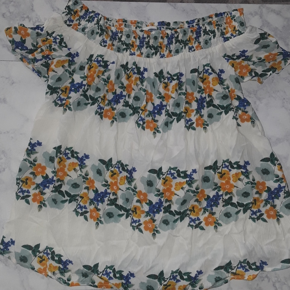 Old navy  floral cold shoulder flounce top sz S